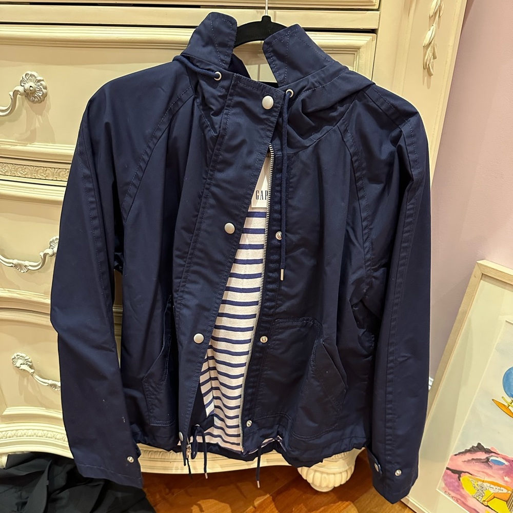 Gap raincoat